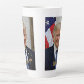 UNTERZEICHNET VON PRÄSIDENT TRUMP-TASSE MILCHTASSE (Vorderseite)