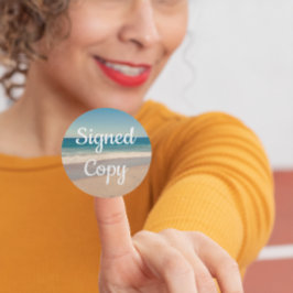 Unterzeichnete Kopie des Fotos an der Küste Runder Aufkleber