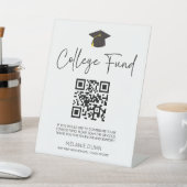 Unterzeichnung des Minimalistischen Abschluss QR C Sockelschild (In SItu)