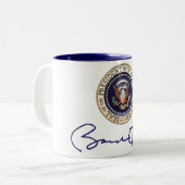 Unterzeichnung Präsidenten-Barack Obama Zweifarbige Tasse (Vorderseite Links)