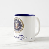 Unterzeichnung Präsidenten-Barack Obama Zweifarbige Tasse (VorderseiteRechts)
