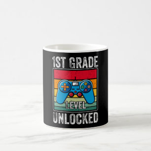 Unverschlossene Kinder der ersten Stufe zurück zum Kaffeetasse