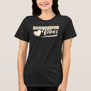 Unvollkommene Schwingungen – Retro-Minimal-Ästheti Tri-Blend Shirt