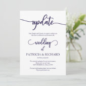 Update verschoben Hochzeiten Navy Blue Script Einladung (Stehend Vorderseite)