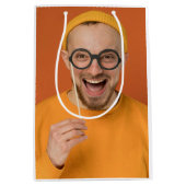 Upload Your Funny Photo Selfie Party  Mittlere Geschenktüte (Vorderseite)