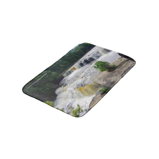 Upper Tahquamenon Falls bathmat Badematte (Schrägansicht)