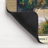 Upper Tahquamenon Falls gerahmt mousepad (Ecke)