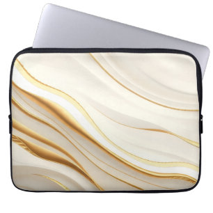 "Üppige goldene und cremefarbene Marmorschwünge" Laptopschutzhülle