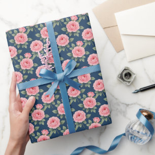 Üppiges botanisches Rosenmuster in Rosa Geschenkpapier