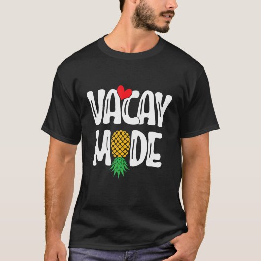 Upside Down Pineapple Sharing Swinger Vacation T-Shirt (Vorderseite)