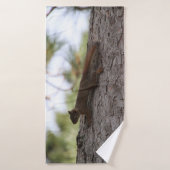 Upside Down Squirrel Bath Towel Badehandtuch (Badehandtuch)