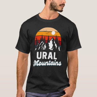 Ural-Gebirge Outdoor-Wandern Natur Retro-Souvenir T-Shirt