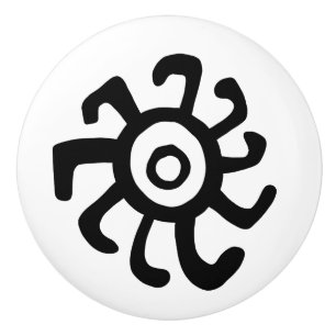 uraltes Sonnenidol Geoglyph-Symbol Petroglyph-Kame Keramikknauf