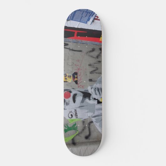 Urba Graffiti Wall Art Skateboard (Vorderseite)
