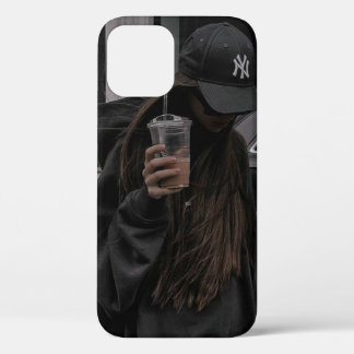 Urban Aesthetic iPhone 12 Hülle | NY Cap Moody Gir