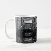 Urban Bridge Reflection Calm Kaffeetasse (Links)