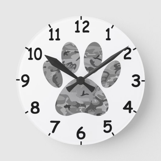 Urban Camouflage Puppy Paw Print Round Clock Runde Wanduhr (Vorderseite)