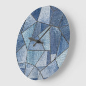 Urban Denim: gestörtes Patchwork-Design Große Wanduhr (Winkel)