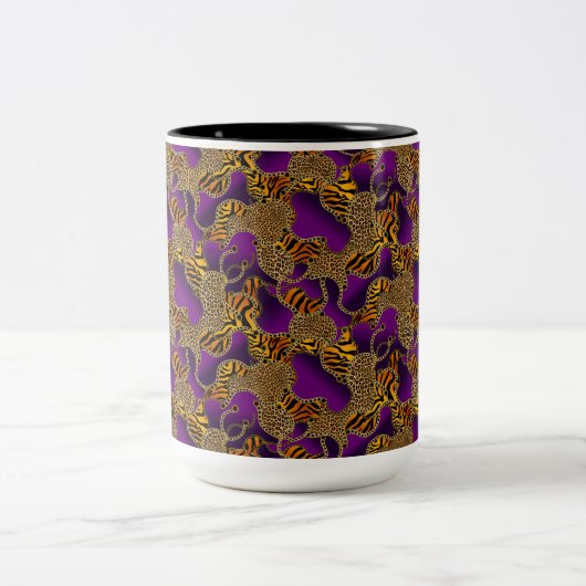 Urban Glam Animal Print With Chains On Purple Zweifarbige Tasse (Mittel)