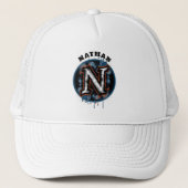 Urban Graffiti Graphic Customizable Monogram "N" Truckerkappe (Vorderseite)