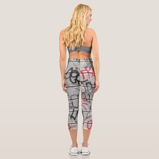 Urban Graffiti Style Capri Leggings (Rückseite)