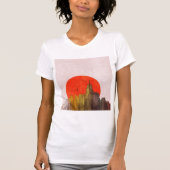 Urban Skyline mit Red Sun Grunge City T-Shirt (Vorderseite)