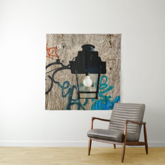 Urban Street Lamp und Graffiti Wandteppich
