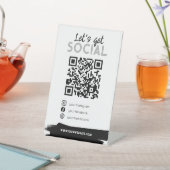 Urban weiß QR-Code männlich scannen Sie mich sozia Sockelschild (In SItu)