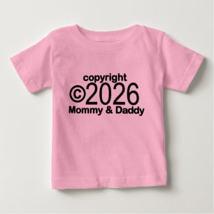Urheberrecht 2022 Mami und Papi Baby T-Shirt