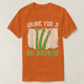 Urin für eine große Überraschung Spargel Gemüse Ge T-Shirt (Design vorne)