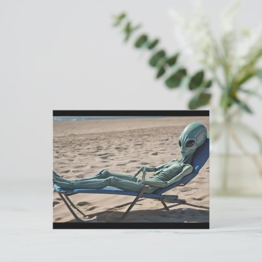 Urlaub Alien am Strand Postkarte (Stehend Vorderseite)