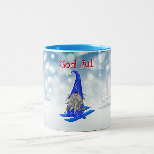Urlaub| Gott Jul Nisse Skifahren im Waldschnee Zweifarbige Tasse (Mittel)