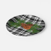 Urlaub Schwarz-weiß Kariert mit Kiefernzapfen Deta Pappteller (Schrägansicht)