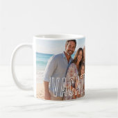 Urlaubsfoto mit modernem Textüberzug Kaffeetasse (Links)