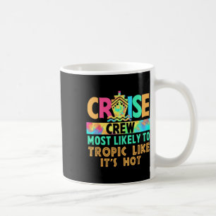 Urlaubskreuzfahrt-Besatzung, die am wahrscheinlich Kaffeetasse