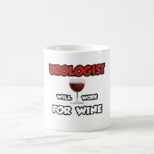 Urologe ... wird für Wein arbeiten Kaffeetasse (Mittel)
