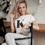 Urschrift | Monogram Modern Stylish Trendy T-Shirt<br><div class="desc">Einfach,  designer stylish custom letter monogram women's t-shirt in modern minimalist typography in black. Perfektioniert custom gift or fashion requory with a personal touch!</div>