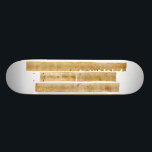 URSPRÜNGLICHE große Jesaja-Rolle-Meer-Rollen Skateboard<br><div class="desc">Die Jesaja-Rolle, gekennzeichnet 1Qlsa und alias die große Jesaja-Rolle, wurde in einer Höhle nahe dem Toten Meer gefunden (Qumran Höhle 1) mit sechs anderen Rollen durch beduinische Schäfer im Jahre 1947, später bekannt als die Meer-Rollen. Die Rolle wird auf Hebräer geschrieben und das gesamte Buch von Jesaja von Anfang bis...</div>