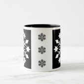 Ursprüngliche moderne Schwarz-weiße Weihnachtsschn Zweifarbige Tasse (Mittel)