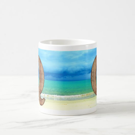 Ursprüngliche Monogram Holzbrief Q Beach Ocean Sze Kaffeetasse (Mittel)