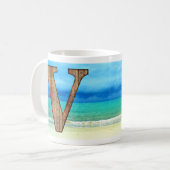 Ursprüngliche Monogram Wooden Letter V Beach Ocean Kaffeetasse (Vorderseite Links)