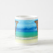 Ursprüngliche Monogram Wooden Letter V Beach Ocean Kaffeetasse (Mittel)