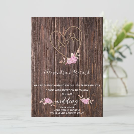 Ursprüngliche Monogramm Holzeffekt geschnitzt Baum Einladung (Stehend Vorderseite)