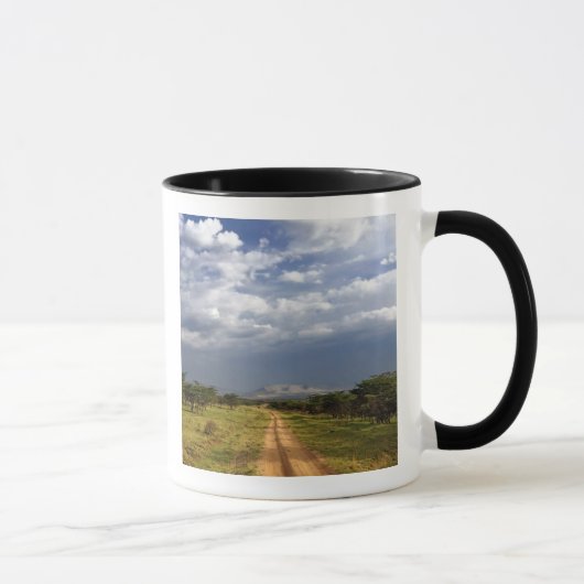 Ursprüngliche Schmutzstraße über den Norden Tasse (Rechts)