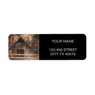 Ursprünglicher Winterschnee Land Alter Stall