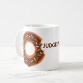 Urteile mich nicht über köstliche Tasse! Kaffeetasse (Vorderseite Links)