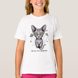 Urteilende Sphynx-Katze in Weltraum-Kunst T-Shirt