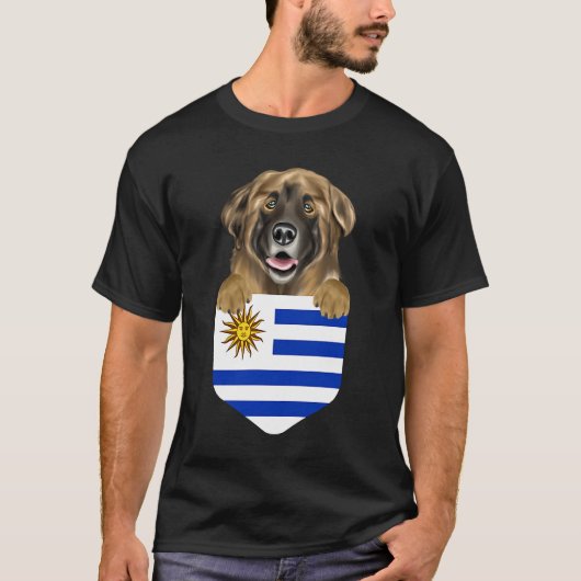 Uruguay Flag Leonberger Hund in Pocket T-Shirt (Vorderseite)