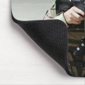 US Air Force Airman übernimmt Sicherheit Mousepad (Ecke)