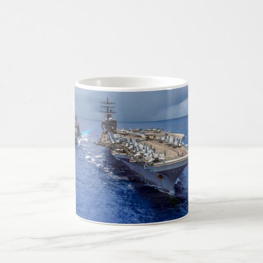 US AIRCRAFT CARRIER - Tasse CVN-76 (Mittel)